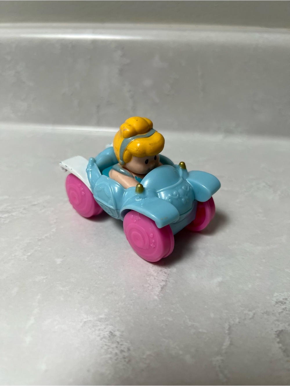 Fisher Price Little People Disney Princess Cinderella Wheelies Car (2013)